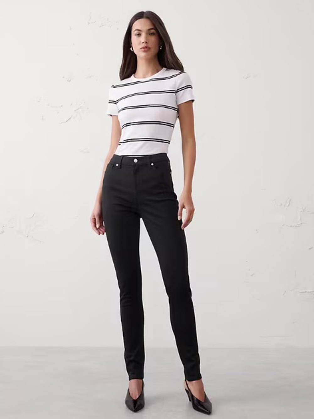 NWT! Banana Republic Black High-Rise Skinny Jean - Size 30/10  🩷